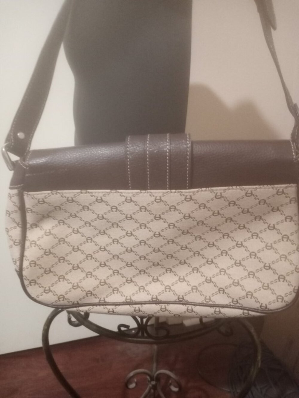 VTG Etienne Aigner Monogram Canvas Leather Trim Shoulder Bag Purse Buckle - Picture 10 of 15